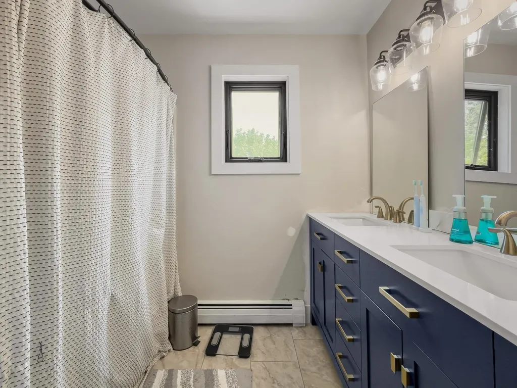 520 Dowsville Road Duxbury VT 05660