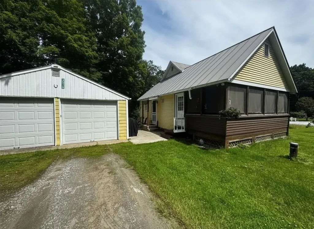 2875 East Street Clarendon VT 05759