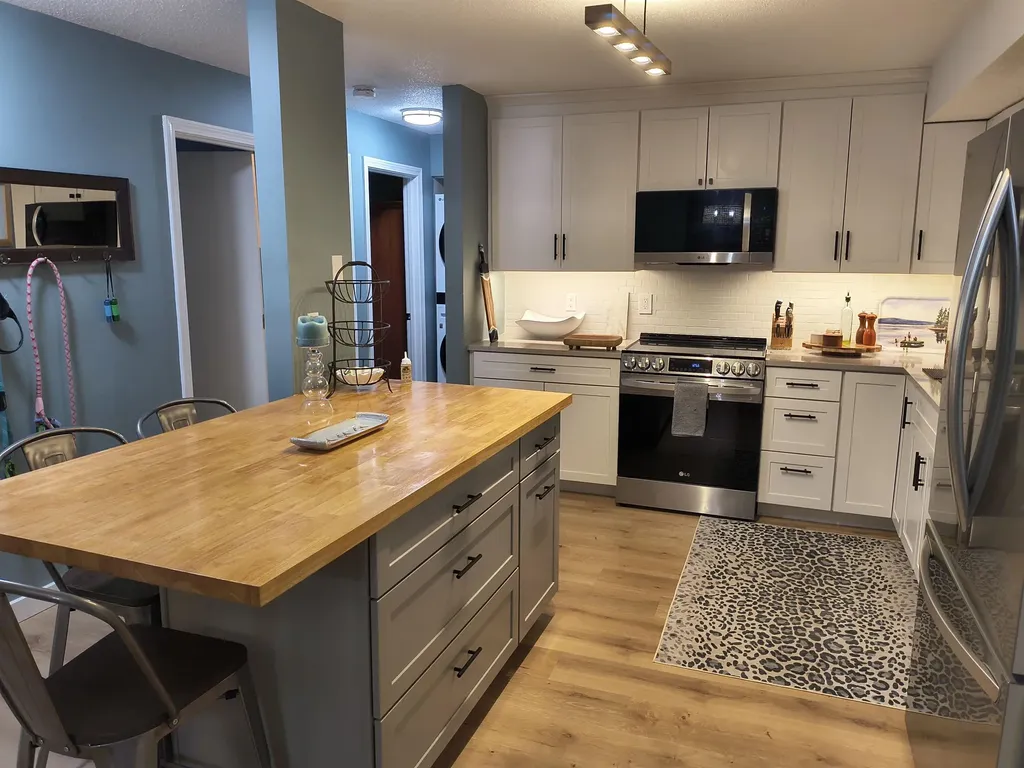 130 Endicott Street, N Street Laconia NH 03246