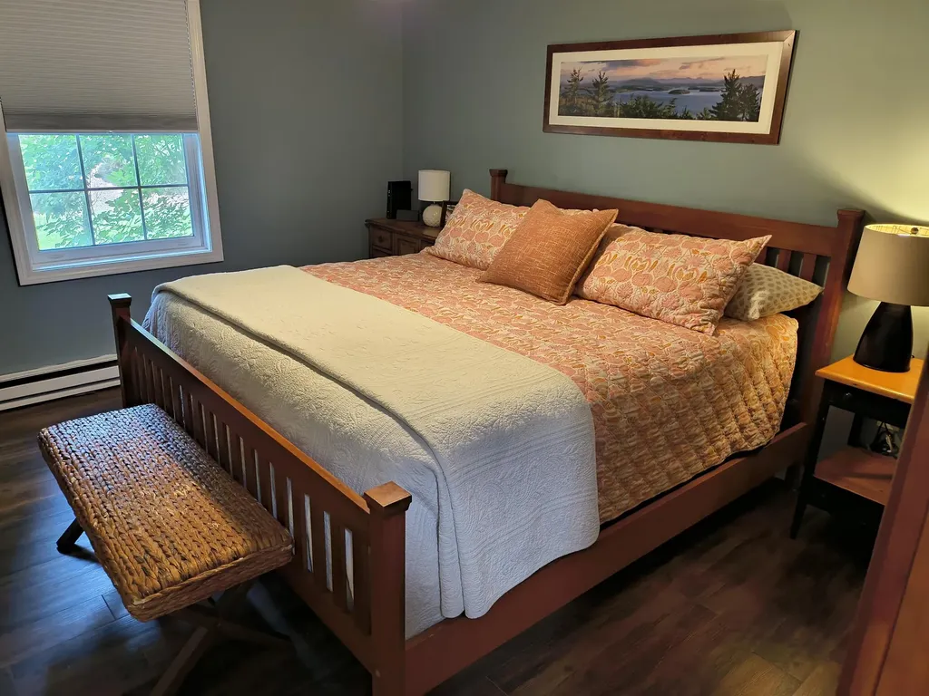 130 Endicott Street, N Street Laconia NH 03246