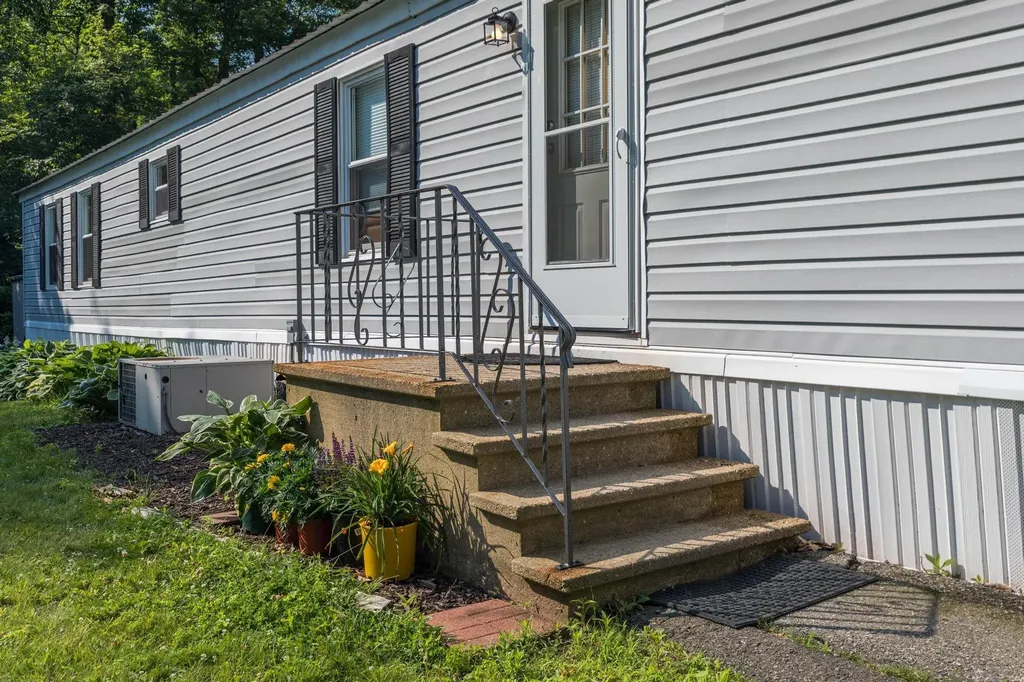 39 Hilton Avenue Exeter NH 03833