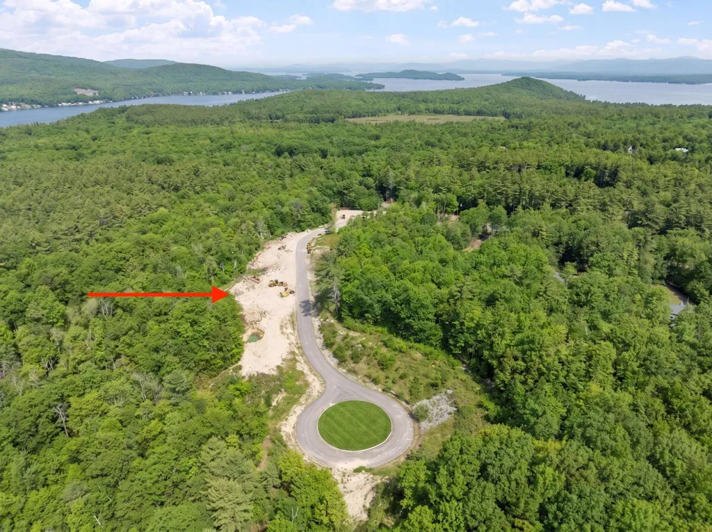 10 Jaytee Drive Alton NH 03809