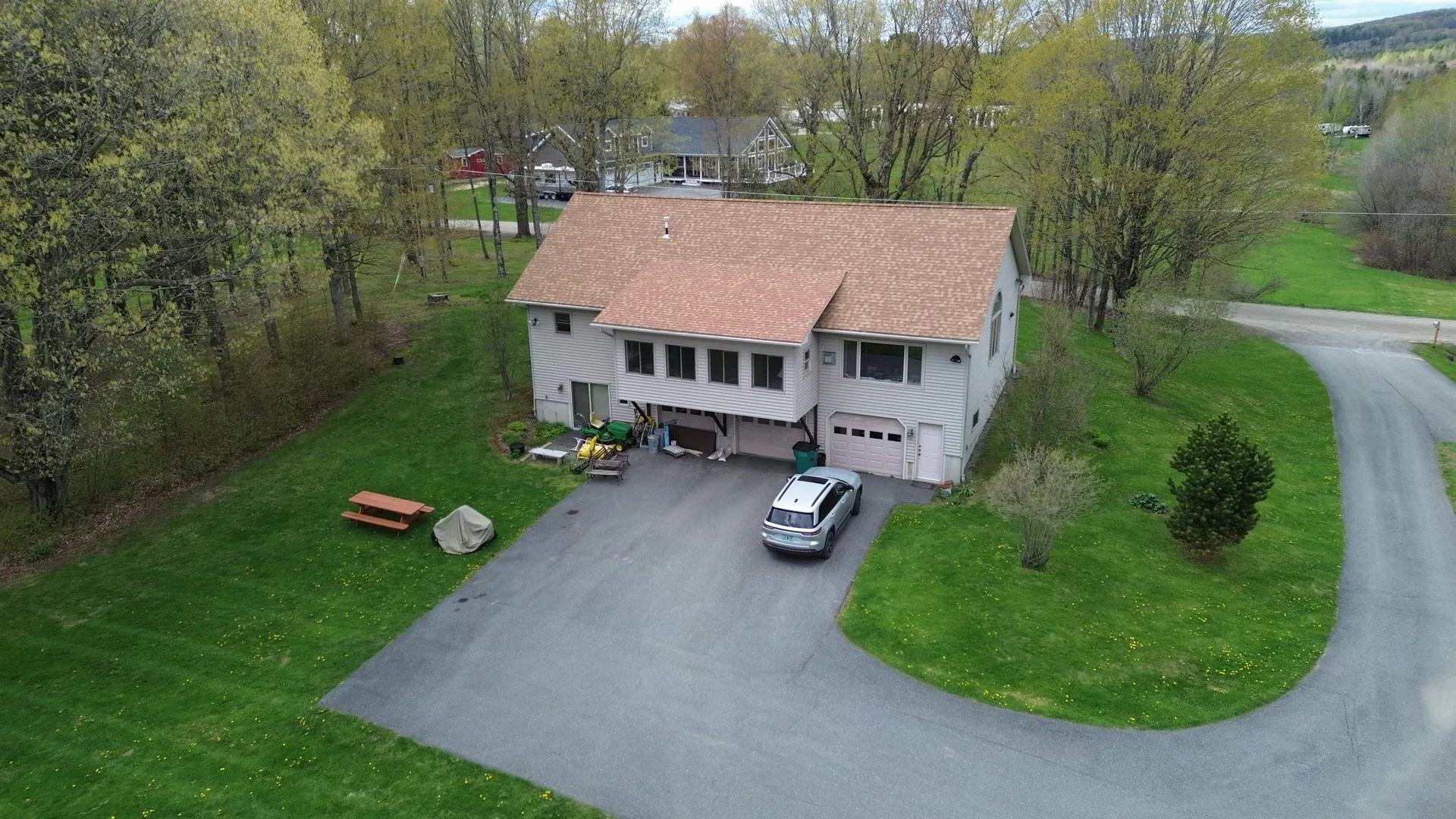 Derby VT, 580 Hayward Road