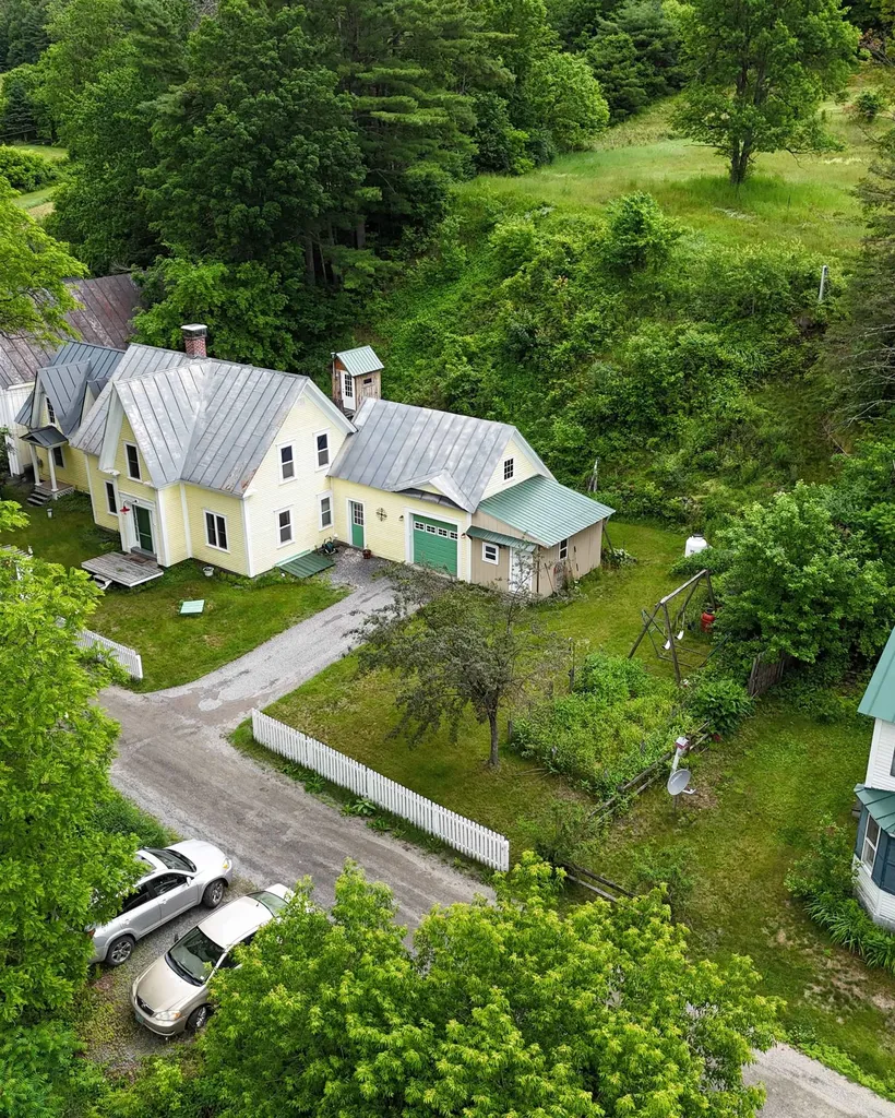23 Short Street Corinth VT 05039