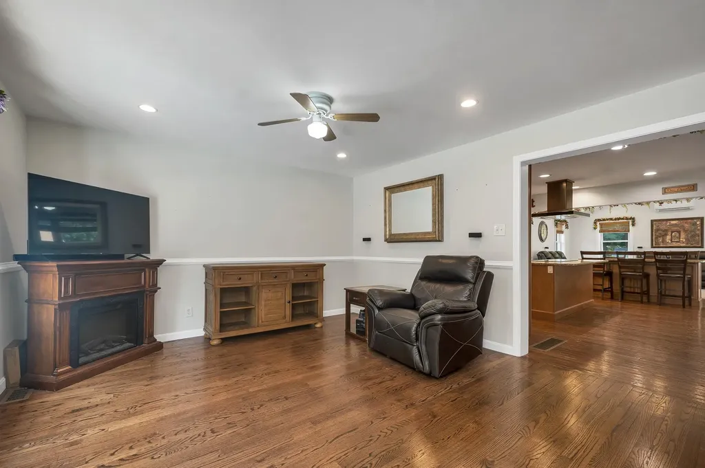 61 Almont Street Nashua NH 03060