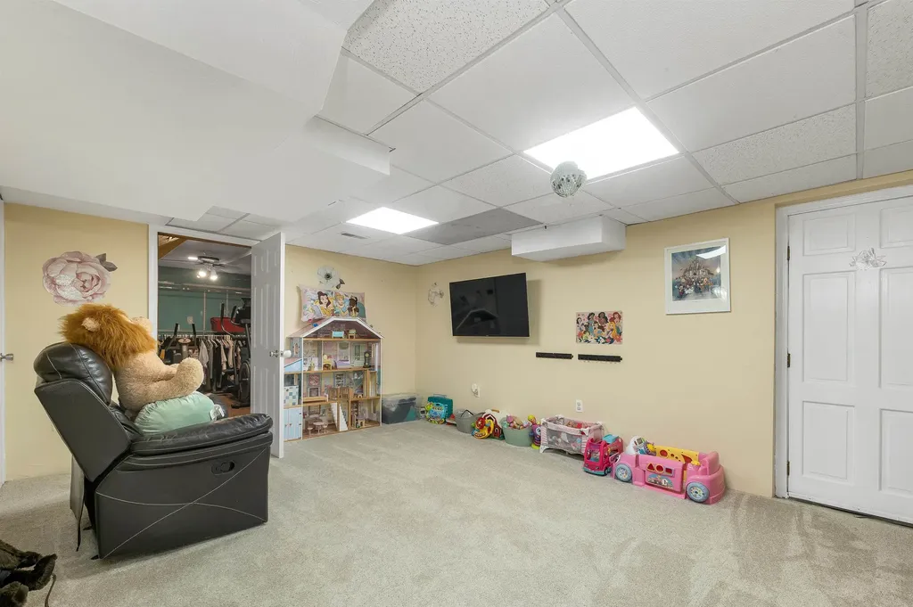 61 Almont Street Nashua NH 03060