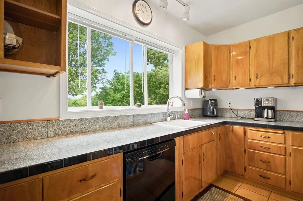 557 Old East Road Whitefield NH 03598
