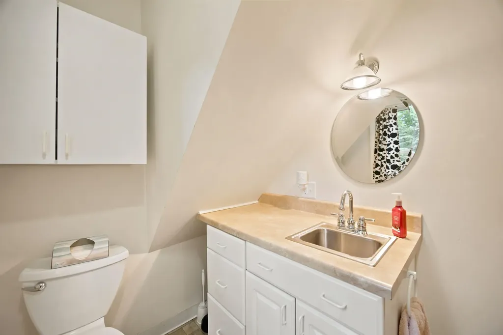 557 Old East Road Whitefield NH 03598
