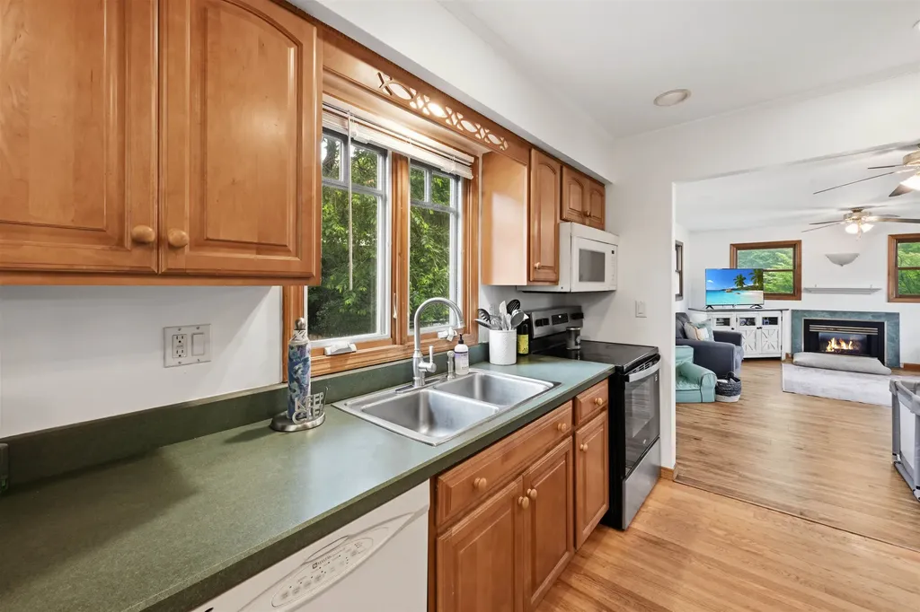 18 Maplewood Drive South Burlington VT 05403