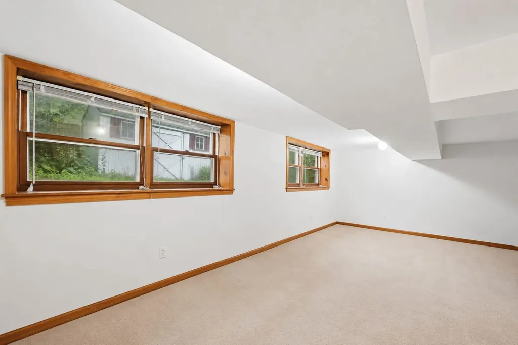 18 Maplewood Drive South Burlington VT 05403