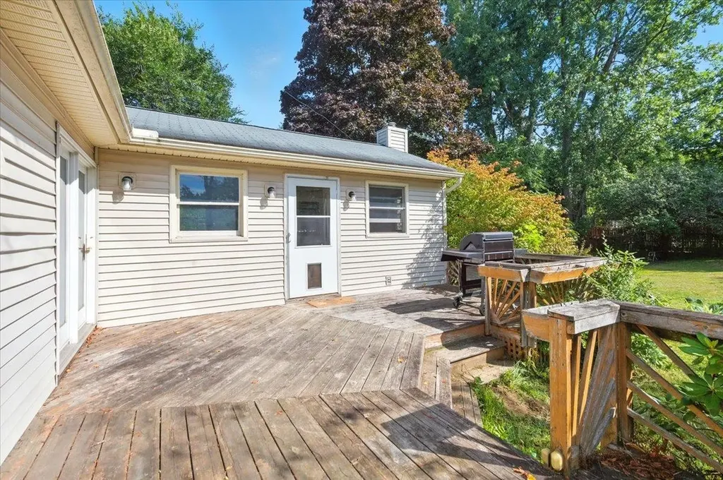 18 Maplewood Drive South Burlington VT 05403