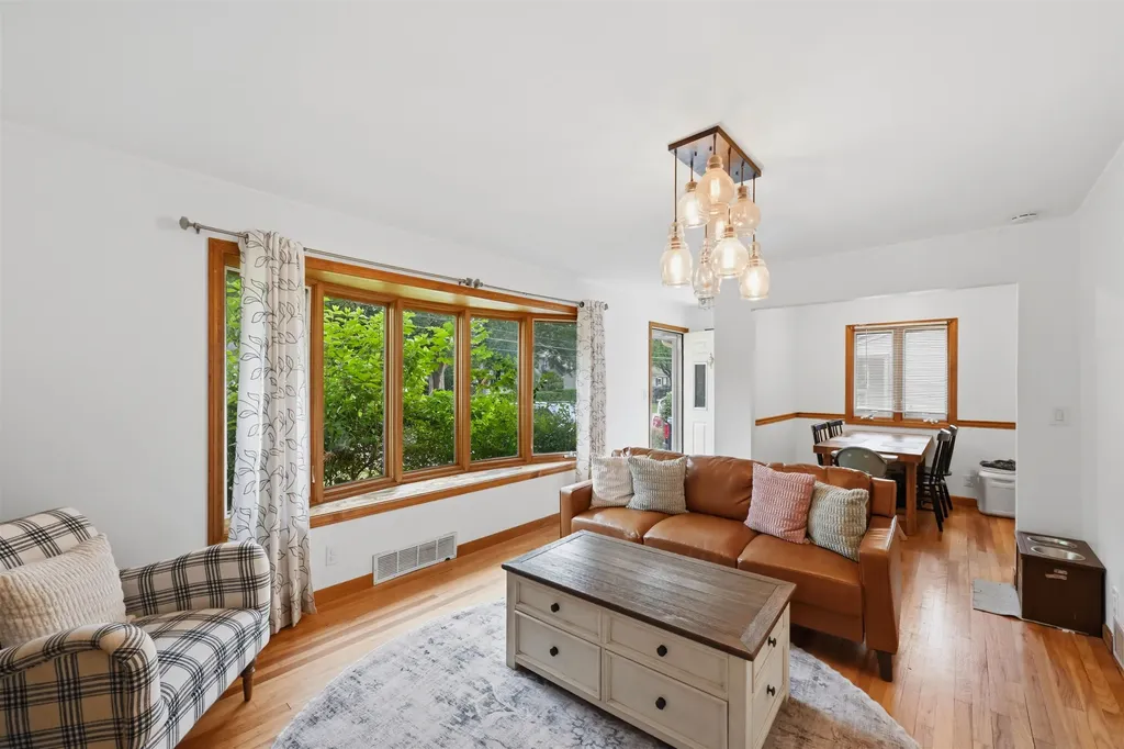 18 Maplewood Drive South Burlington VT 05403