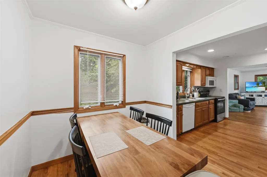 18 Maplewood Drive South Burlington VT 05403