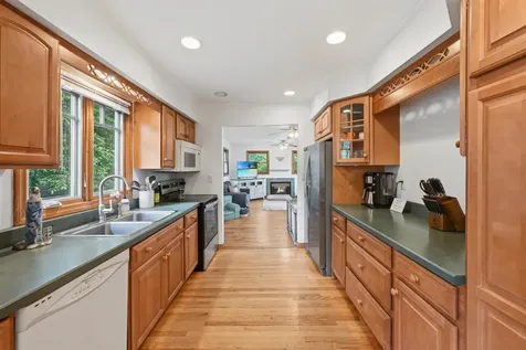 18 Maplewood Drive South Burlington VT 05403