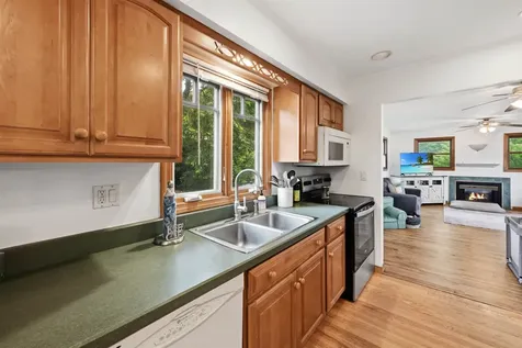 18 Maplewood Drive South Burlington VT 05403
