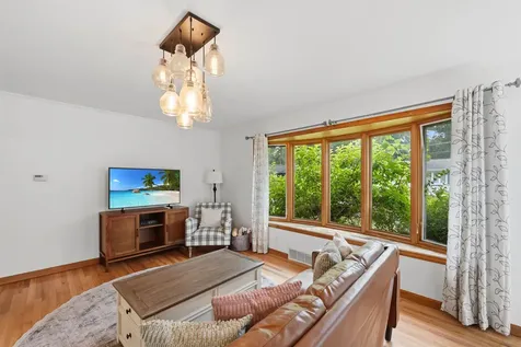 18 Maplewood Drive South Burlington VT 05403