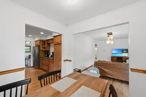 18 Maplewood Drive South Burlington VT 05403
