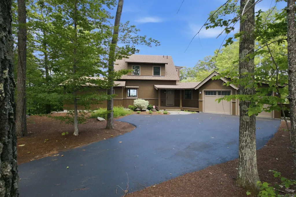 5 Peaked Hill Road Ashland NH 03217