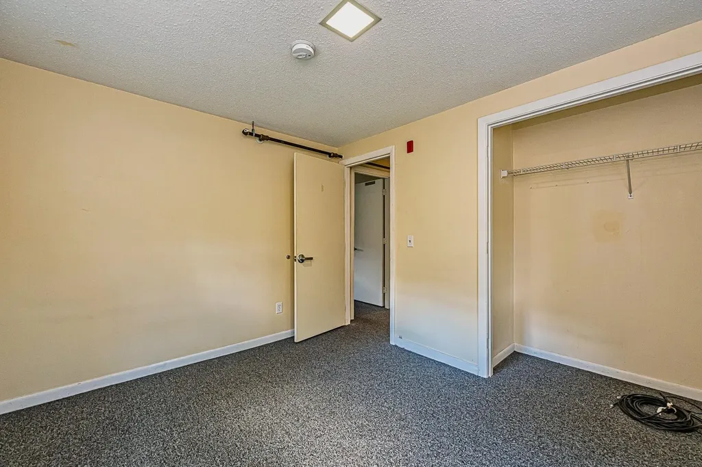 81 Seamans Road New London NH 03257