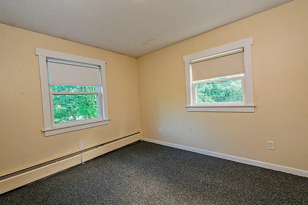 81 Seamans Road New London NH 03257