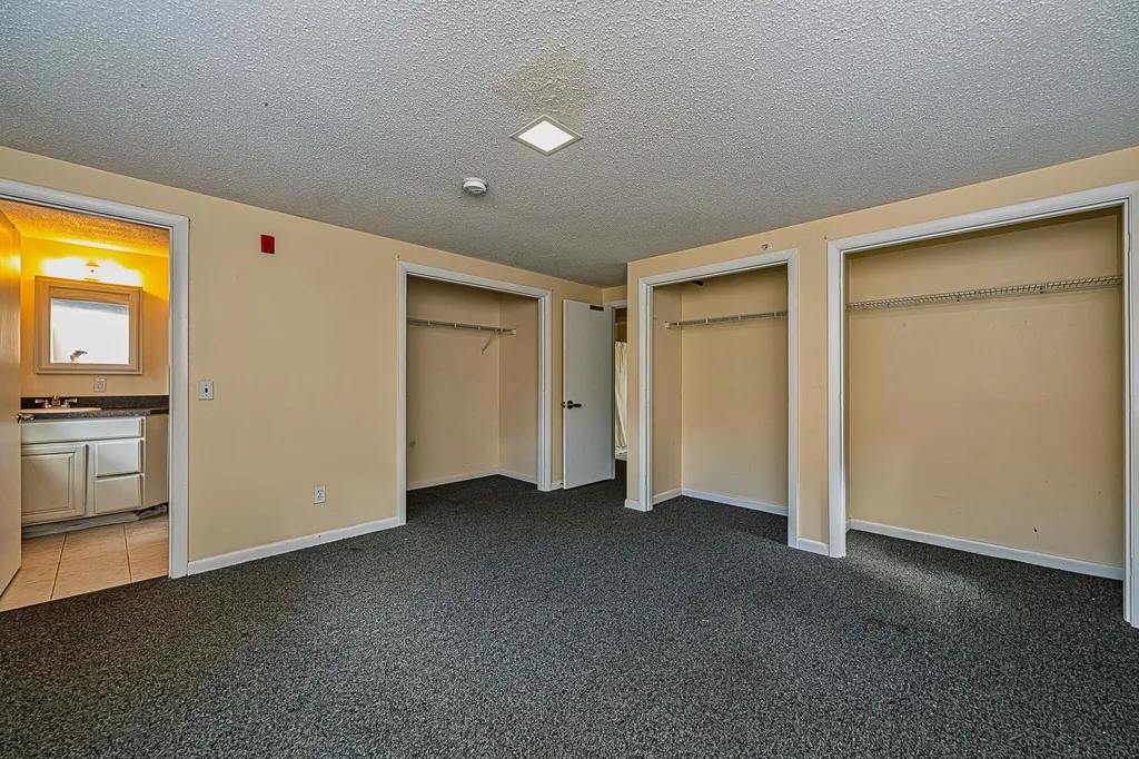 81 Seamans Road New London NH 03257