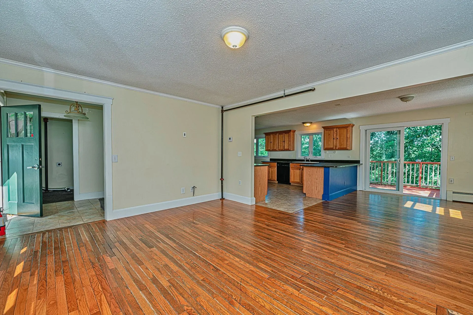 81 Seamans Road New London NH 03257
