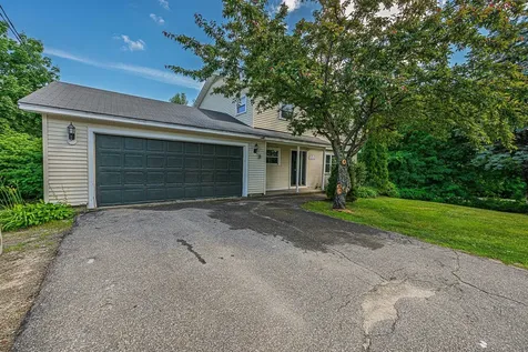 81 Seamans Road New London NH 03257