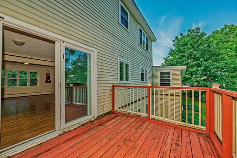 81 Seamans Road New London NH 03257