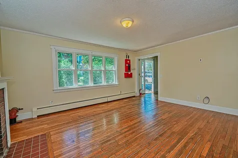 81 Seamans Road New London NH 03257