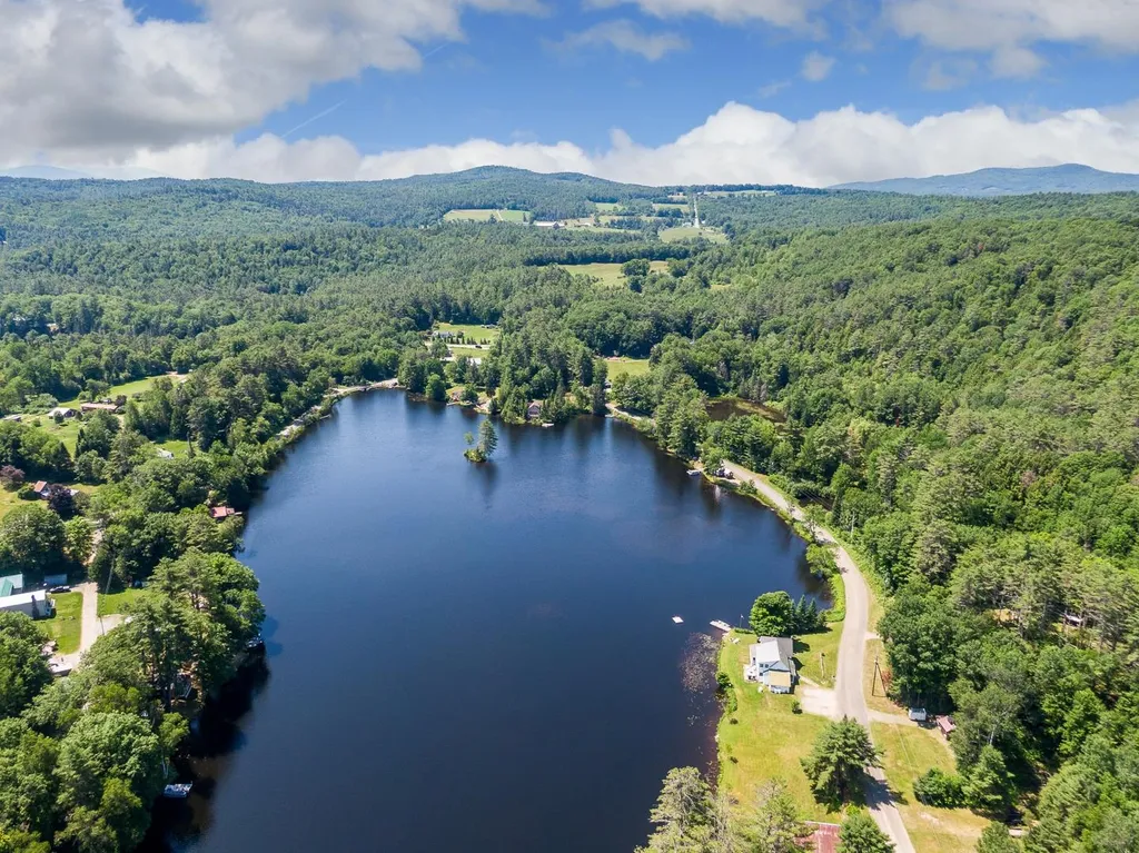 84 Dodge Pond Road Lyman NH 03585