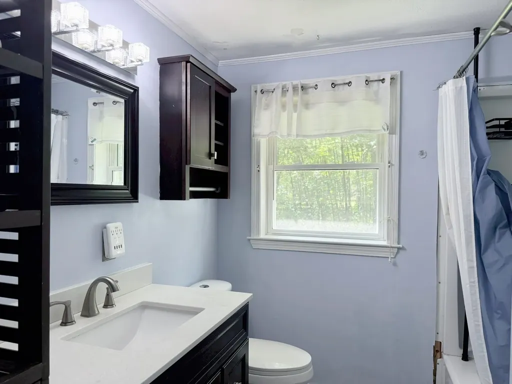 6 Saddlepath Road Raymond NH 03077