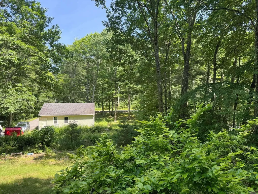 6 Saddlepath Road Raymond NH 03077