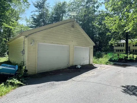 6 Saddlepath Road Raymond NH 03077