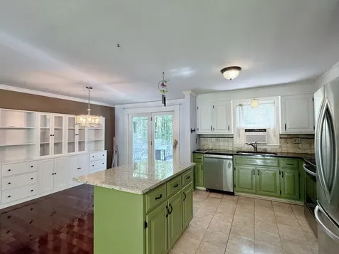6 Saddlepath Road Raymond NH 03077