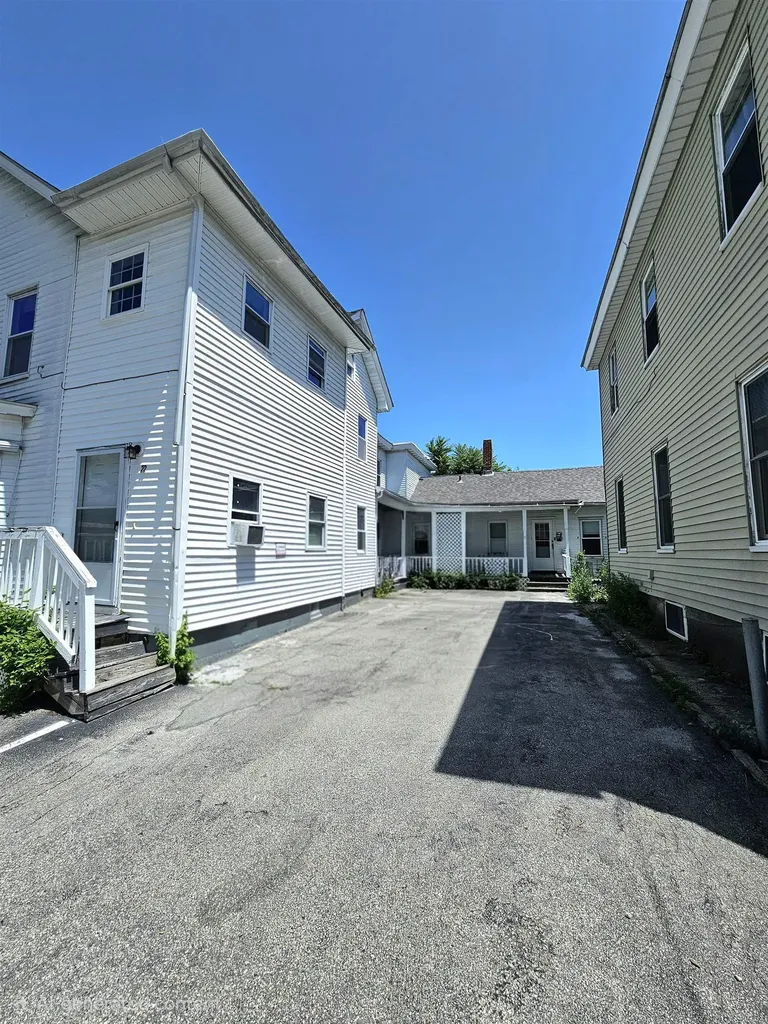 22 Beech Street Nashua NH 03060