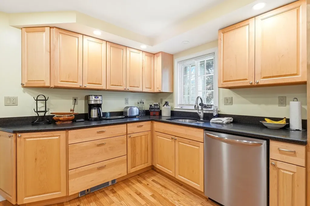 49 Aurore Avenue Manchester NH 03109