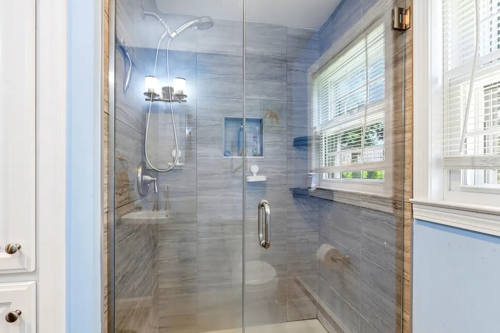 49 Aurore Avenue Manchester NH 03109