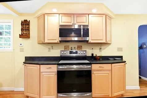 49 Aurore Avenue Manchester NH 03109
