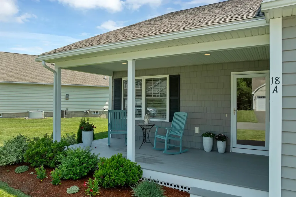 18 Weymouth Court Hudson NH 03051