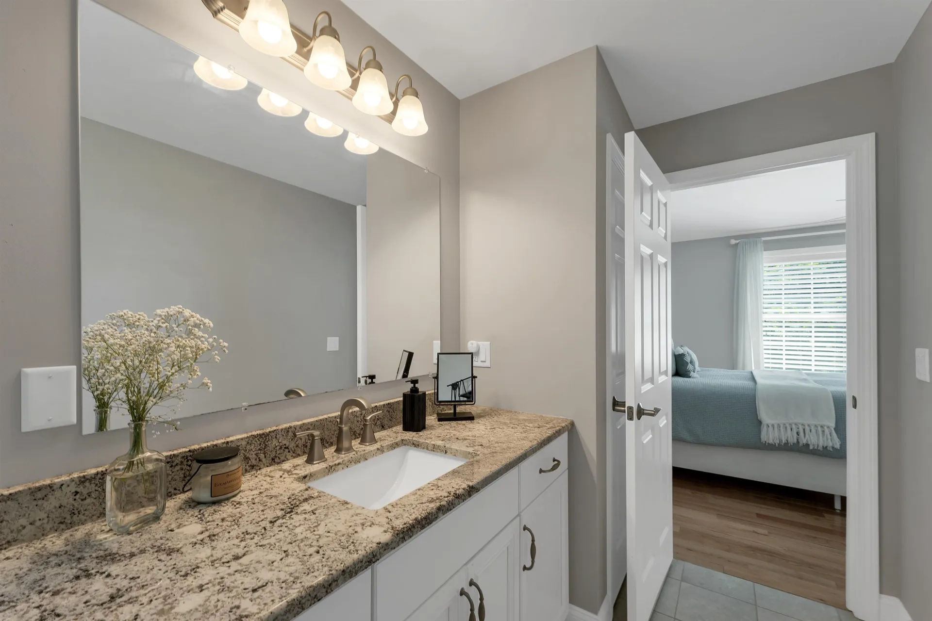 18 Weymouth Court Hudson NH 03051