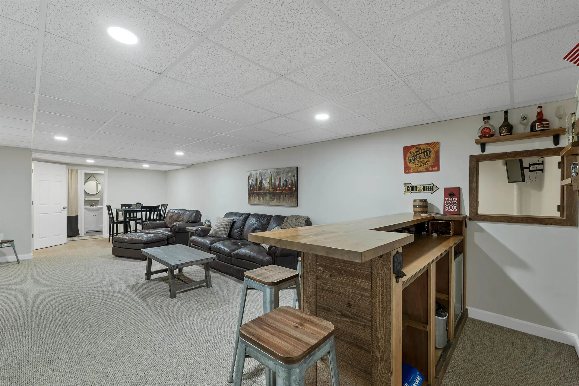 18 Weymouth Court Hudson NH 03051