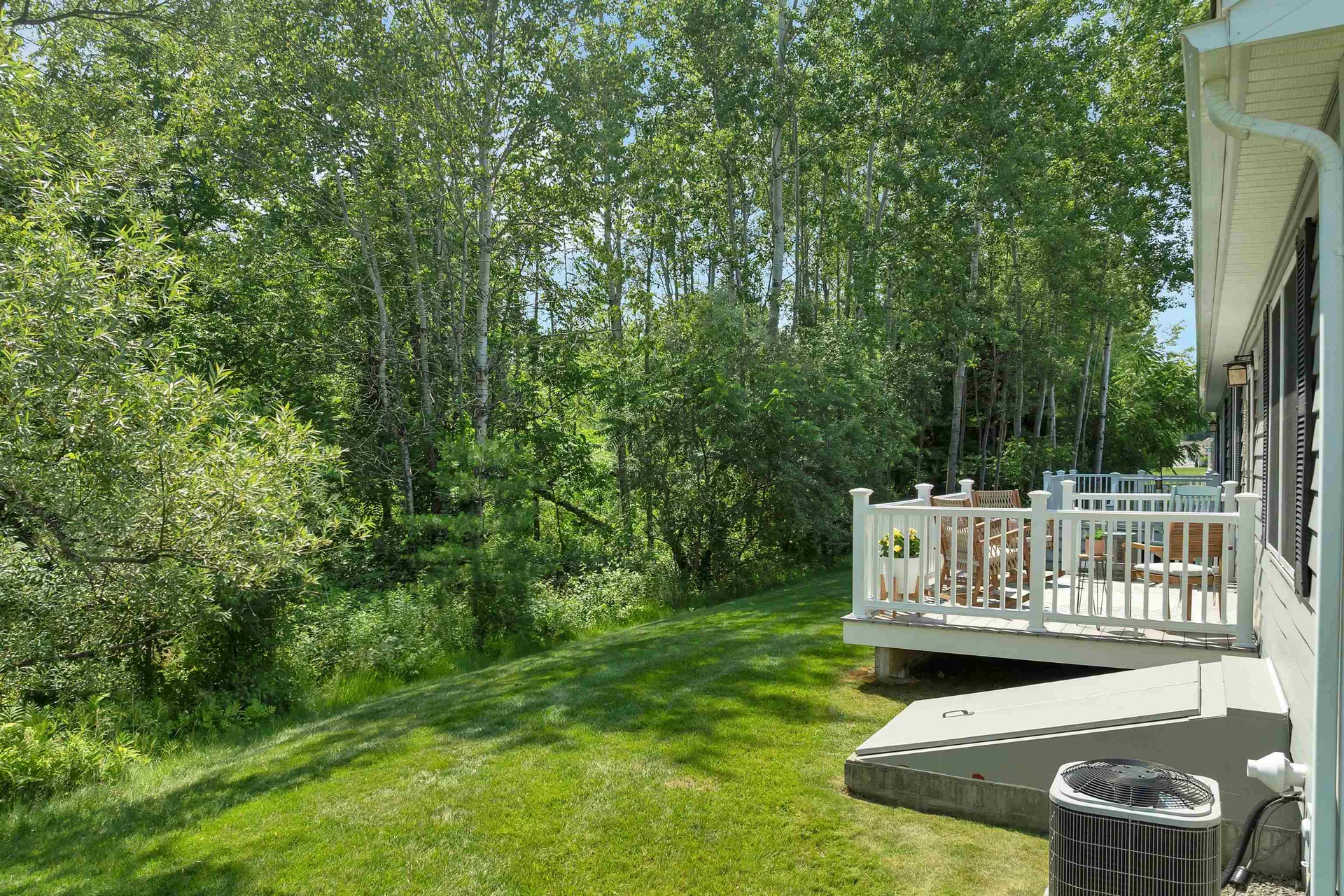 18 Weymouth Court Hudson NH 03051