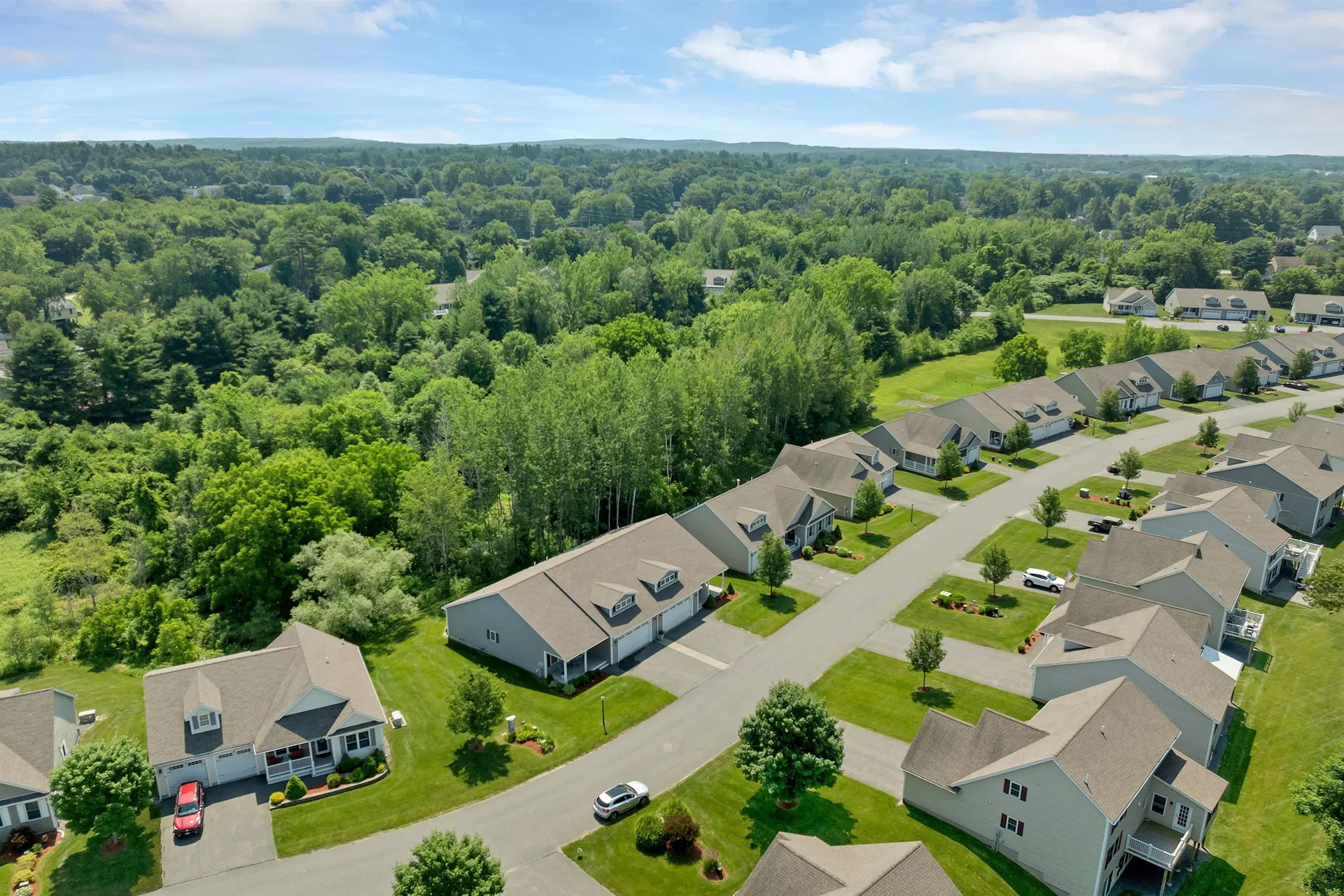 18 Weymouth Court Hudson NH 03051