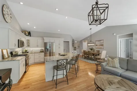 18 Weymouth Court Hudson NH 03051