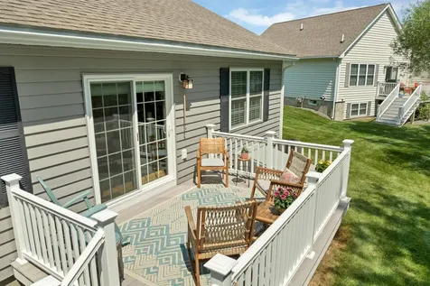 18 Weymouth Court Hudson NH 03051