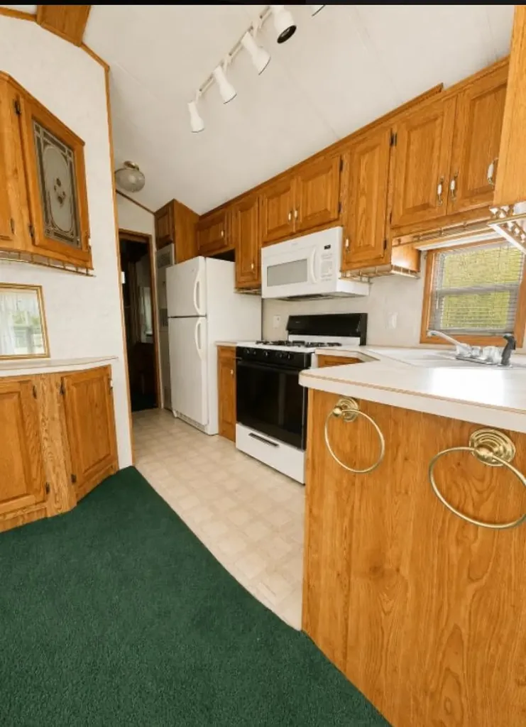 79 Ottawa Lane Rochester NH 03867