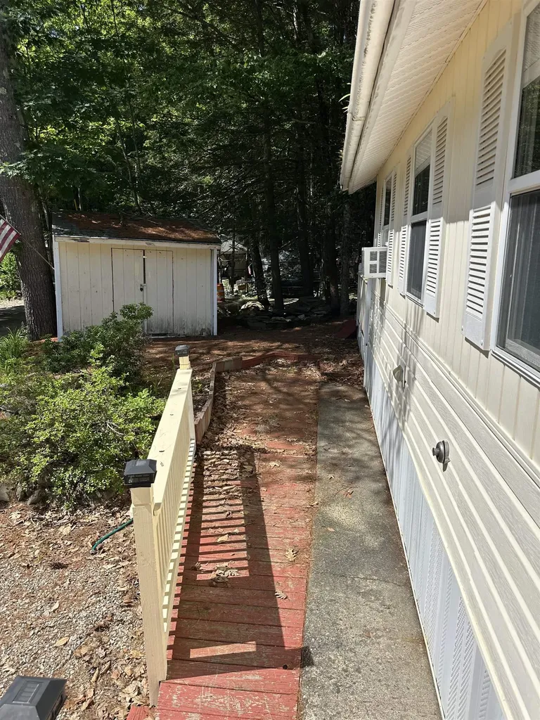79 Ottawa Lane Rochester NH 03867