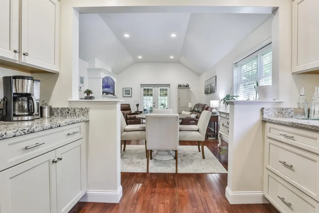 35 Furnival Road Nashua NH 03064
