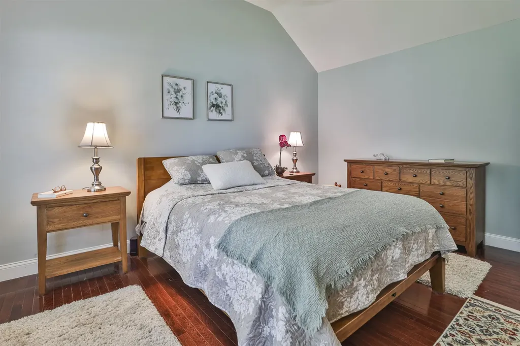 35 Furnival Road Nashua NH 03064