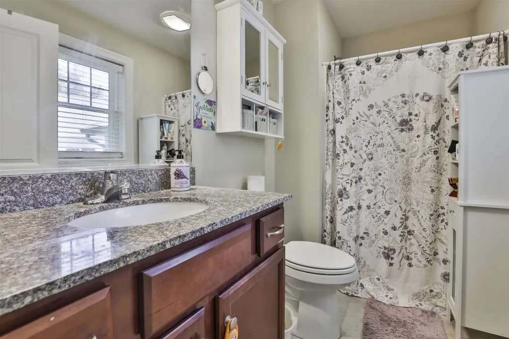 35 Furnival Road Nashua NH 03064
